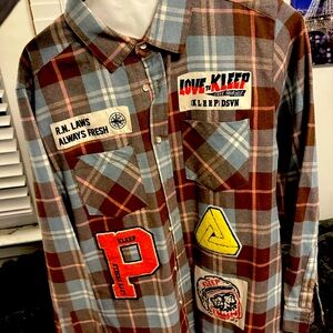 Xl button up